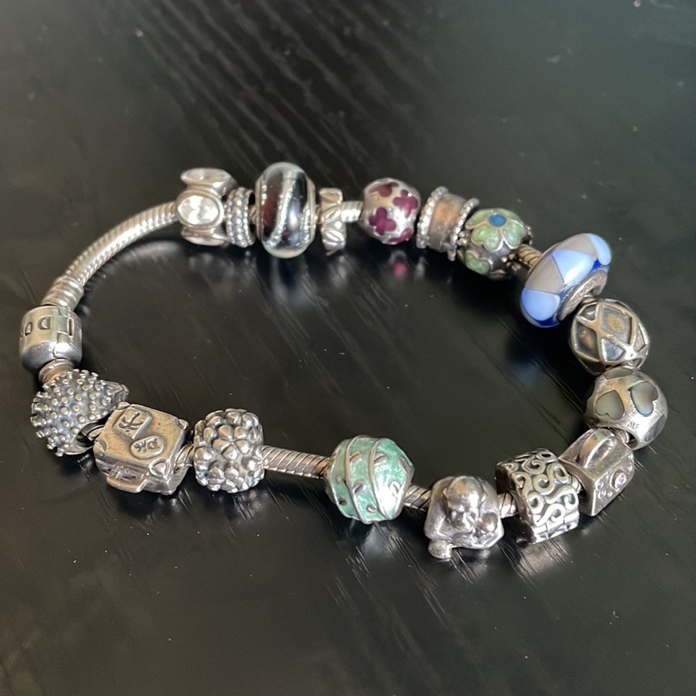 Pandora Bracelet, 13 charms, 2 locks, 2 spacers